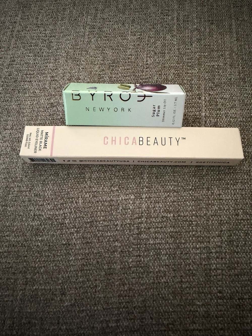 Byroe NY Sugar Plum Shimmer Lip Oil & Chica Beauty Mirame Liquid Eyeliner
